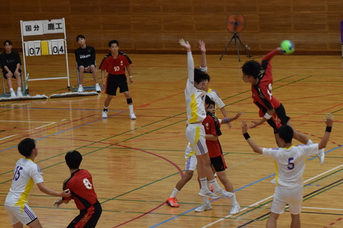 ハンドボール男子決勝０５２９ (4)